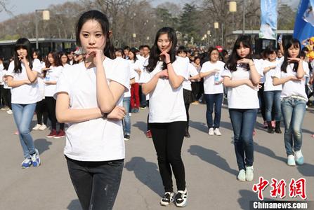 女子吃山楂致结石喝可乐化解